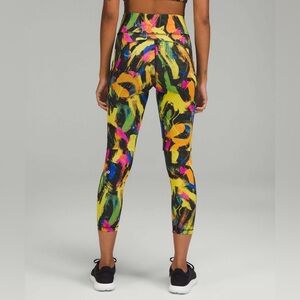 NWT Lululemon Invigorate High-Rise Tight 25"
Undertone Black Multi SIZE 4